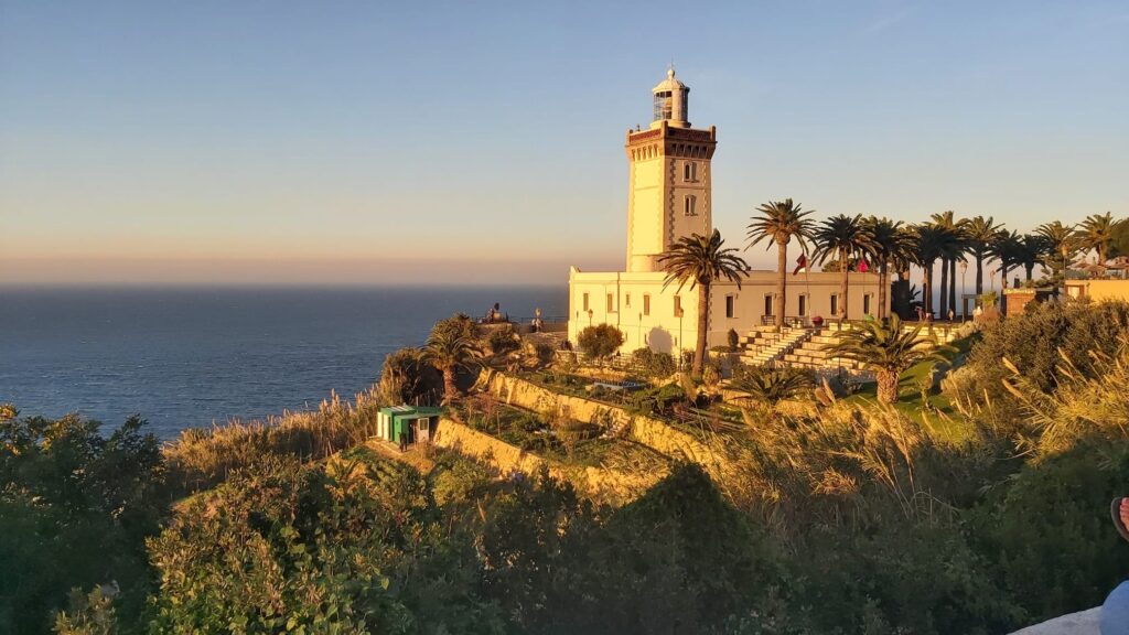 puesta de sol en cap spartel  tanger , donde viajar a marruecos en mayo y junio
