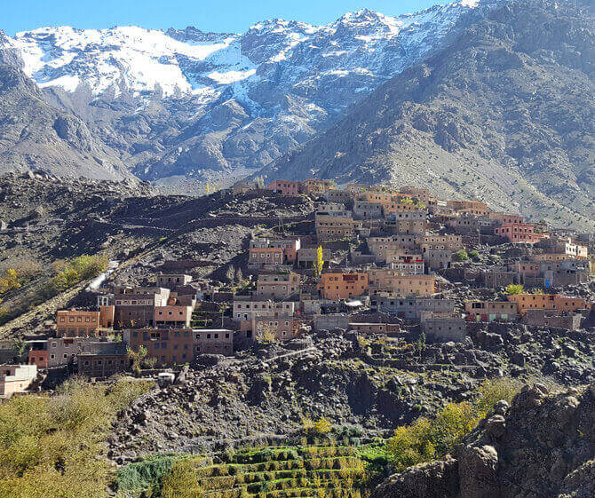 pueblo en montañas del Atlas Imlil